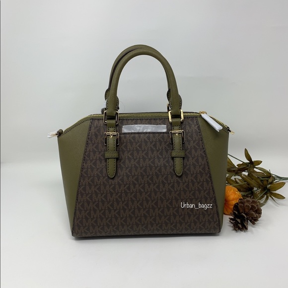 Michael Kors Ciara Medium Messenger - Picture 2 of 8